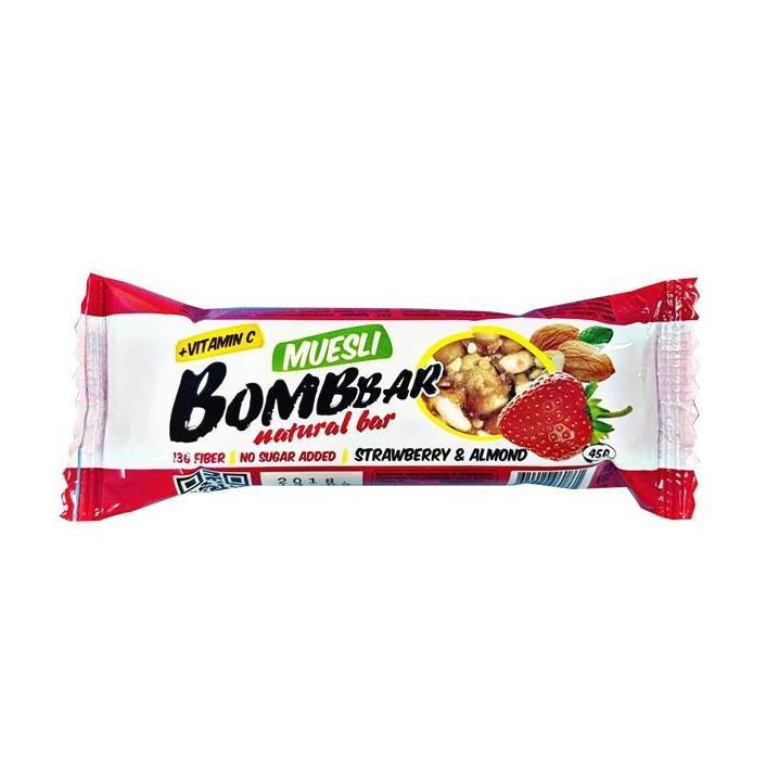 Батончик Bombbar мультизлаковый Клубника