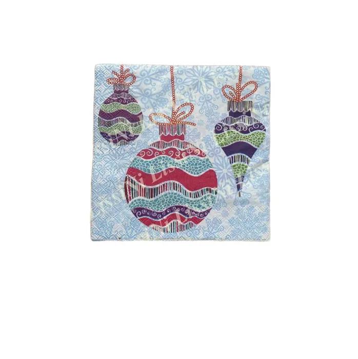 Бумажные салфетки Bulgaree Green 3-слойные 20 штук 33*33см Новогодние игрушки, целлофан